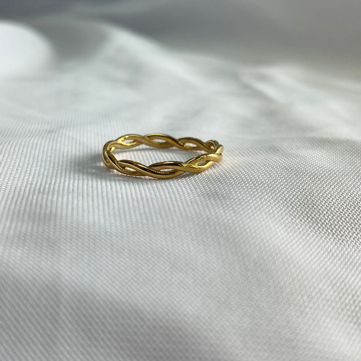 Gold Twist Ring (Size 7)